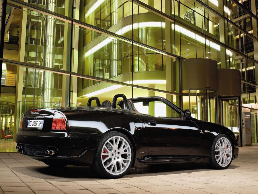  Maserati GranSport Spyder 2005 года  (фото 2 из 12)